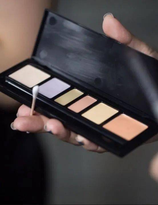 郑瑄茉|BLACKPINK回归造型都是天价？深扒明星化妆师用什么！