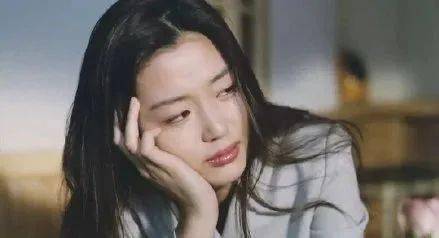 郑瑄茉|BLACKPINK回归造型都是天价？深扒明星化妆师用什么！