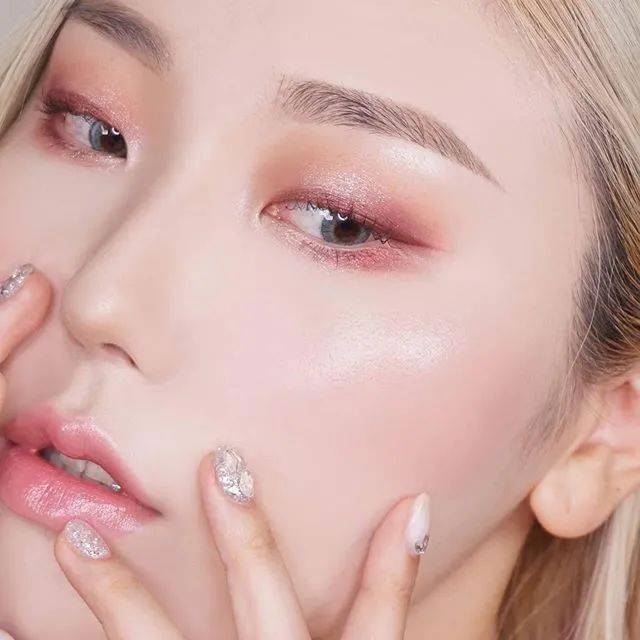 肌肤|水光妆升级版来了,又美又立体的海豚玻璃肌你听过吗?