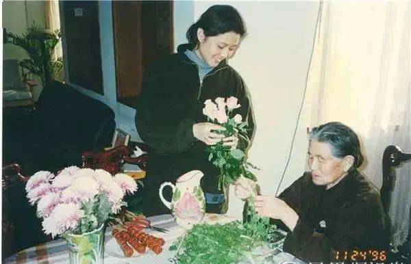 “姐学”传奇(四):六十岁倪萍,以好奇心逆袭