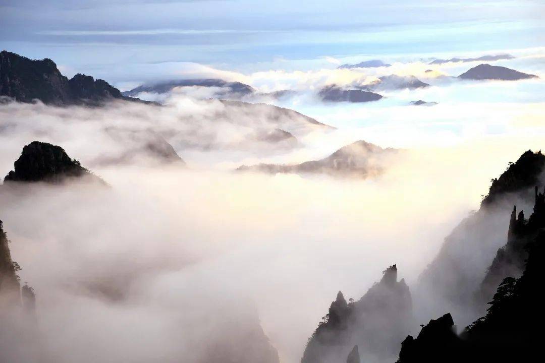 太仙了!黄山风景区连续两日现磅礴云海景观