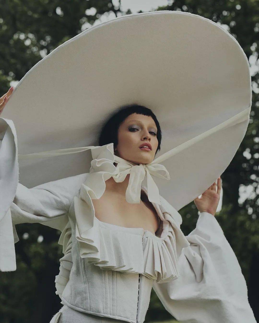 Reed|勇敢出柜却受尽歧视,如今他凭借仙美颜值为Gucci走秀,还被Vogue评为最受瞩目的设计师！