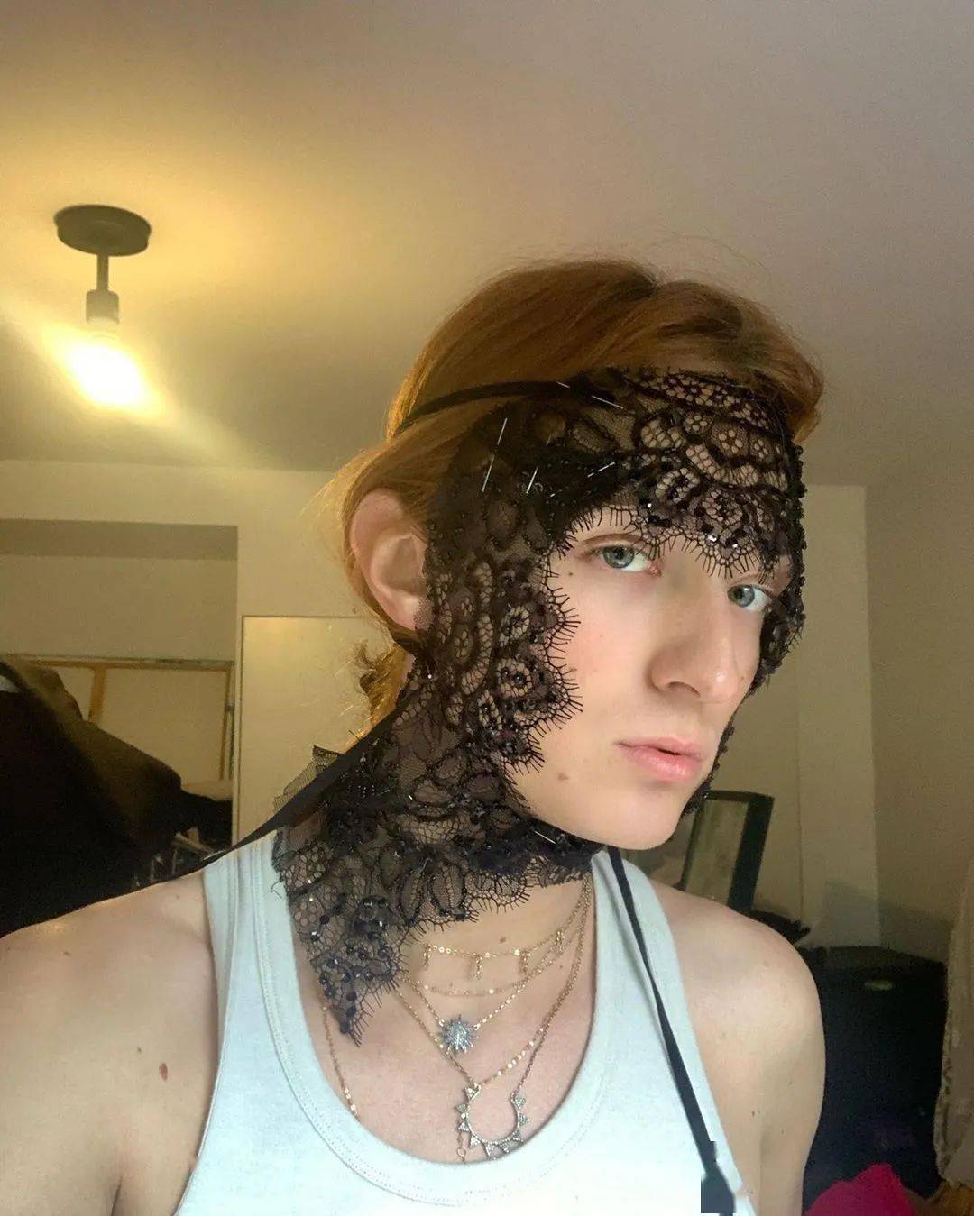 Reed|勇敢出柜却受尽歧视,如今他凭借仙美颜值为Gucci走秀,还被Vogue评为最受瞩目的设计师！
