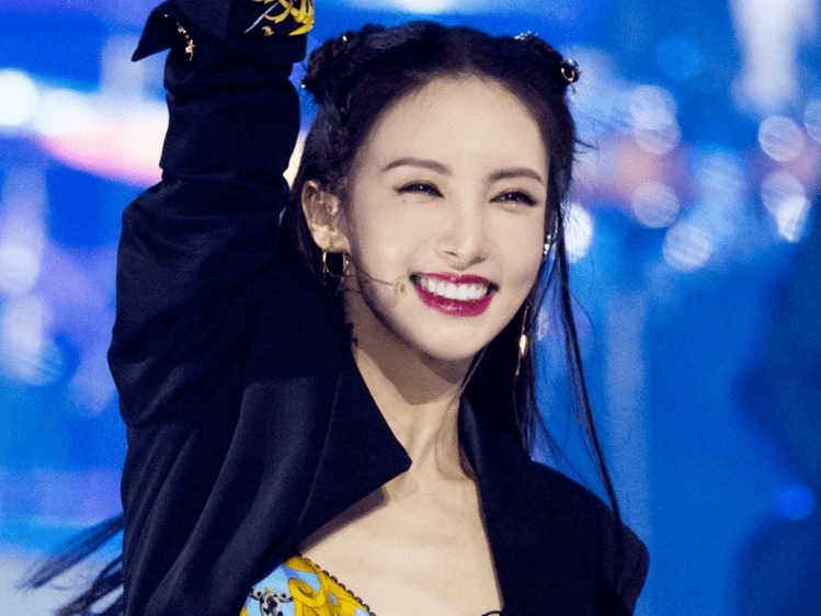 pick|总沦为人群背景板？自带感染力的天赋美人，为什么都pick这种风格？