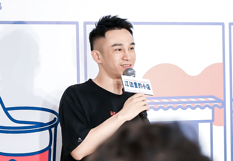 福布斯|专科生29岁身价40亿，登上福布斯！这个 “最懂奶茶的男人”活成了90后的标杆！