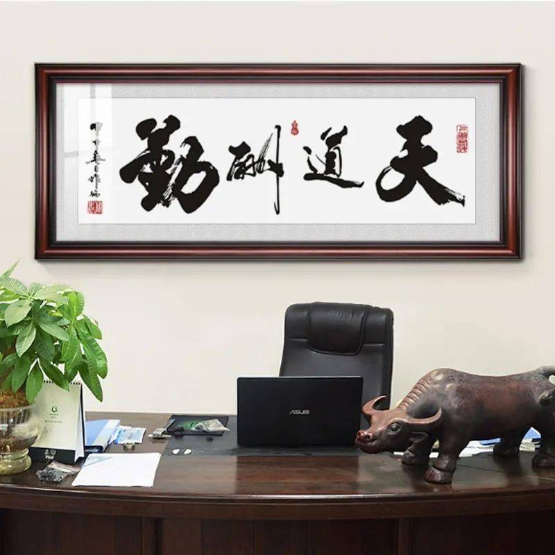 照片|显穷大白墙+网红装饰画=悲剧！