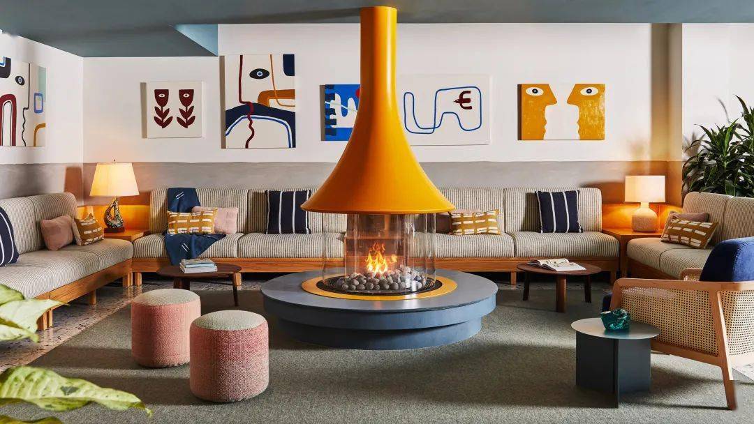 照片|显穷大白墙+网红装饰画=悲剧！