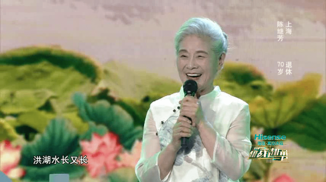 健身房|70岁奶奶火了，3个月减重28斤，用马甲线征服40万人，太硬核了！