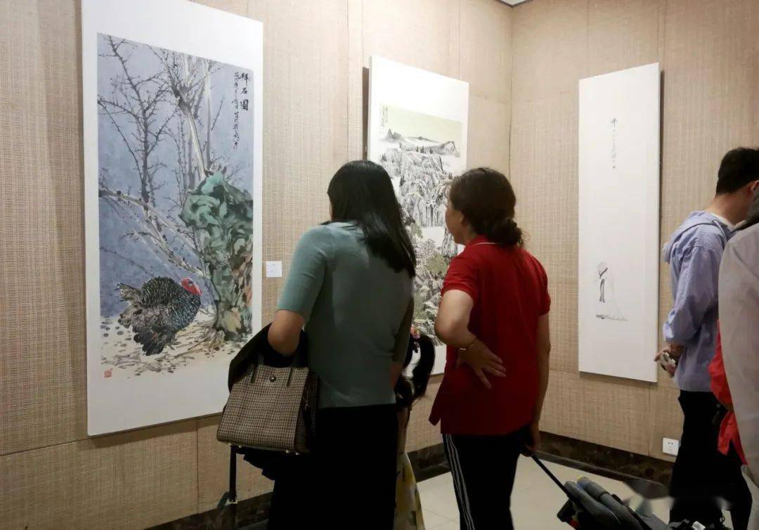 我市举办镇江书画院揭牌仪式暨当代书画名家邀请展