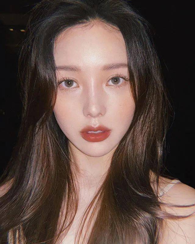 水润|《恶之花》李准基变身韩版“张东升”，女主发光美貌全靠“妆”？