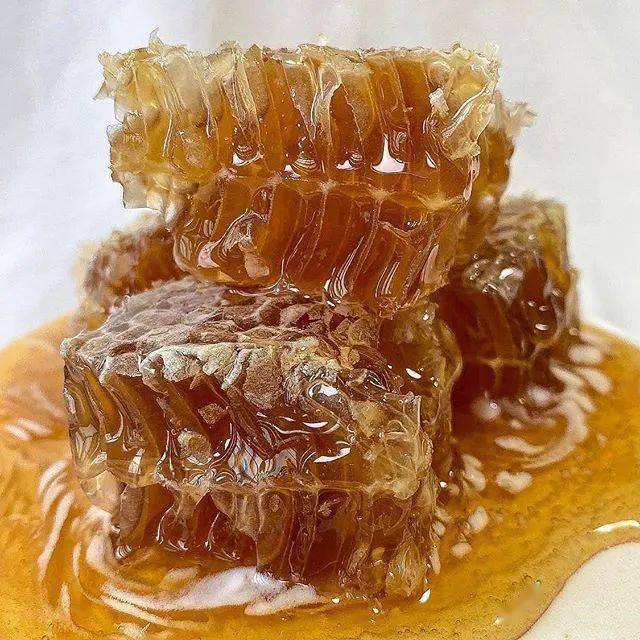 水润|《恶之花》李准基变身韩版“张东升”，女主发光美貌全靠“妆”？