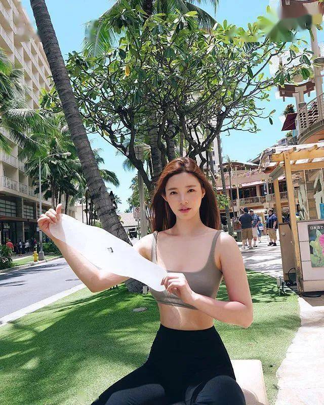 水润|《恶之花》李准基变身韩版“张东升”，女主发光美貌全靠“妆”？