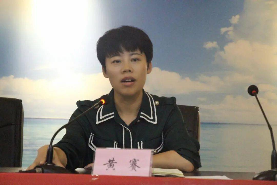 湘江校区执行校长贺仁亮【副校长,大学科技城校区执行校长周佳】