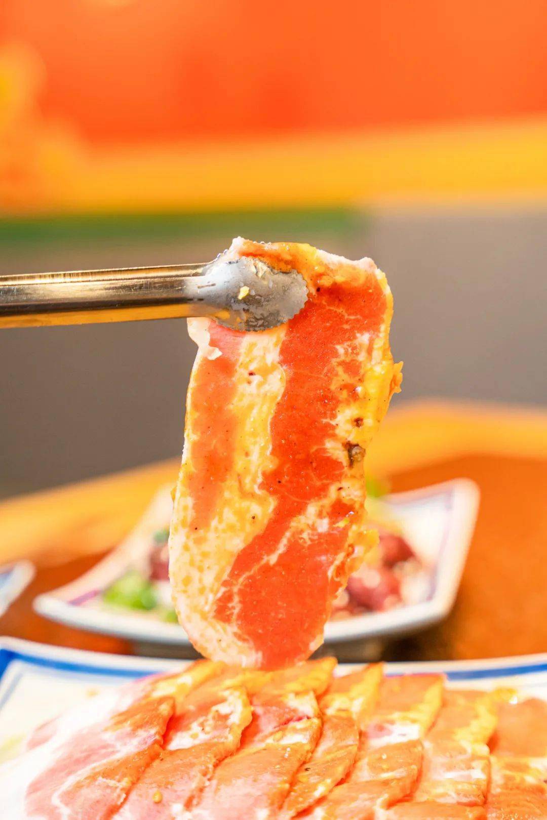 烤肉|口口爆汁，凌晨两点还全是人！这个城中村惊现“烤肉之都”！连续一个月3.3折