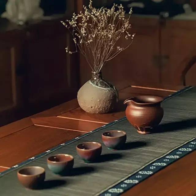 一个人,喝茶静心