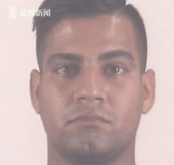 美国警察见狗没牵绳连开三枪 结果打死了狗主人