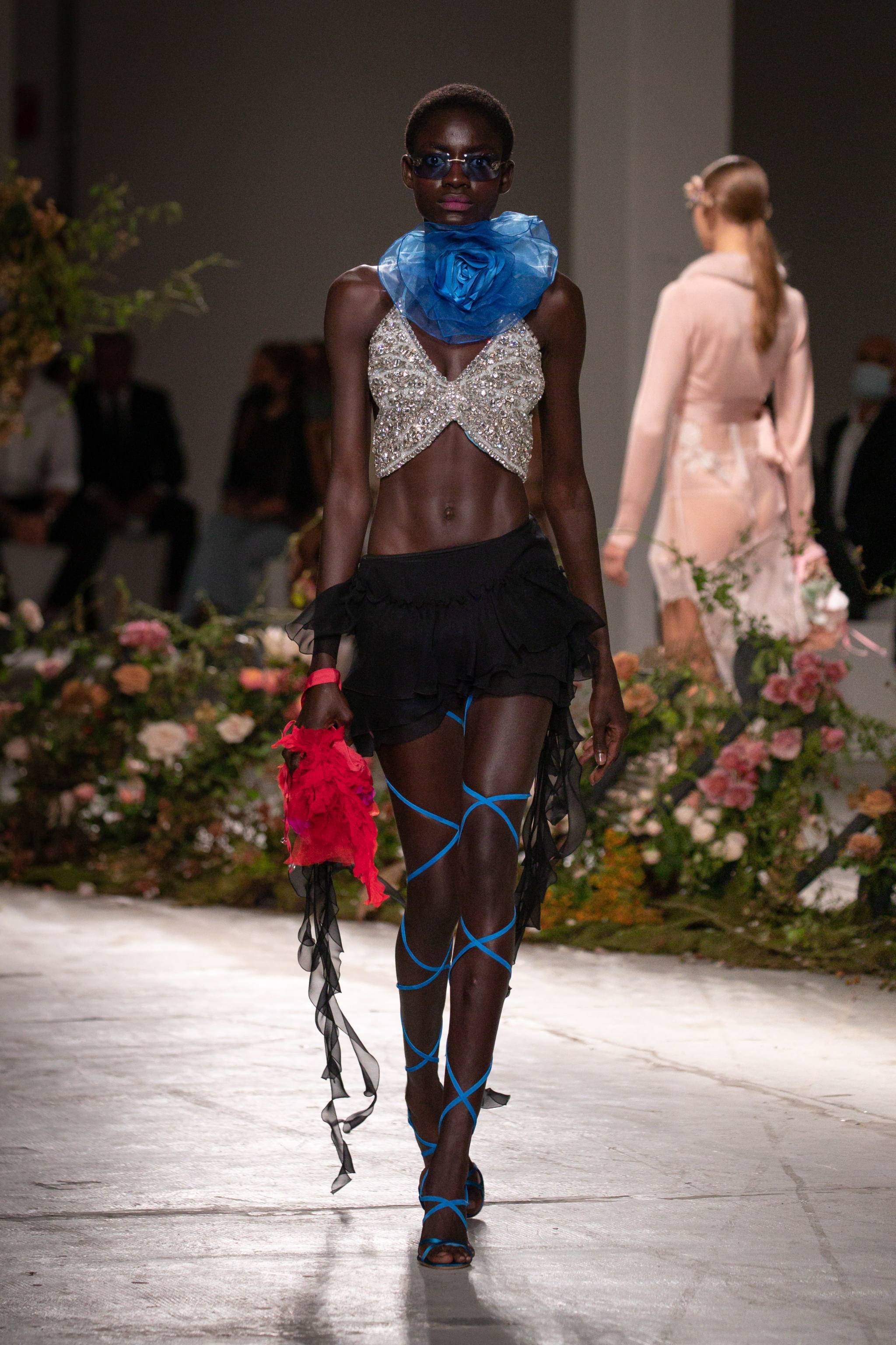 米兰|米兰时装周——Blumarine品牌时装秀