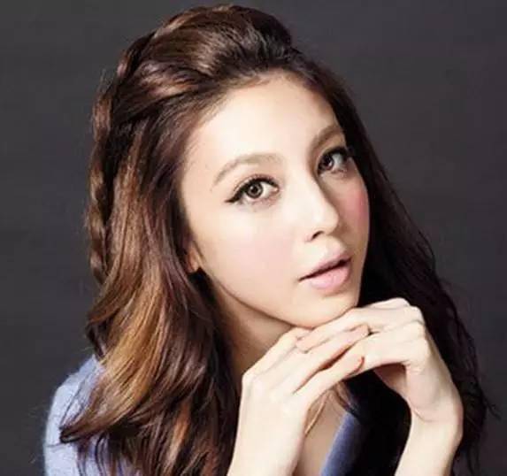 脸型|把你的刘海这样扎上去,你的颜值会提升不少哦!