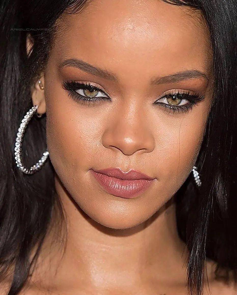 Combs|Rihanna 推出男士内衣系列!