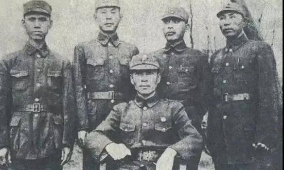 口罩|“哭湿了口罩”的《八佰》背后，这段真实的历史比电影更加直击人心……