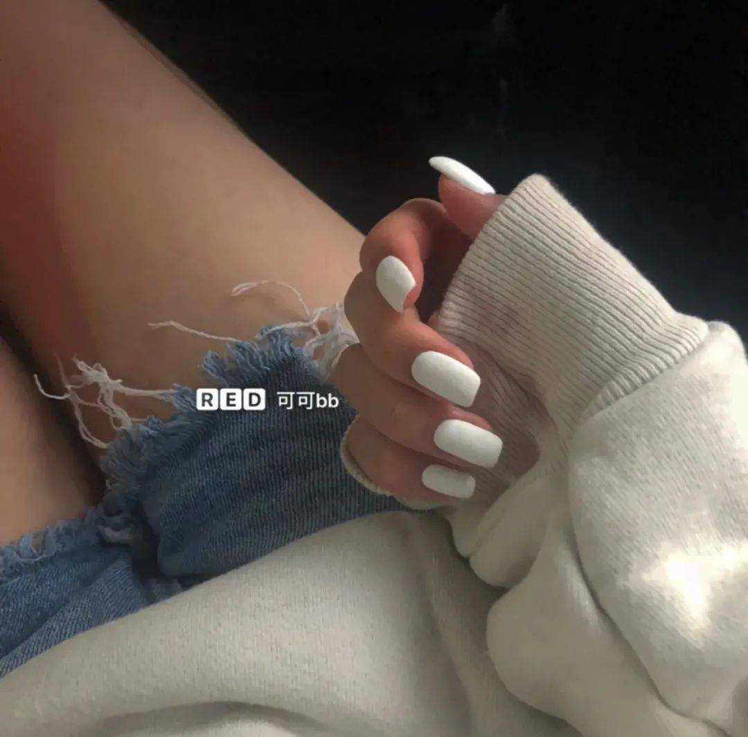 宋妍霏|入秋的第一波美甲，宋妍霏先安排上了！
