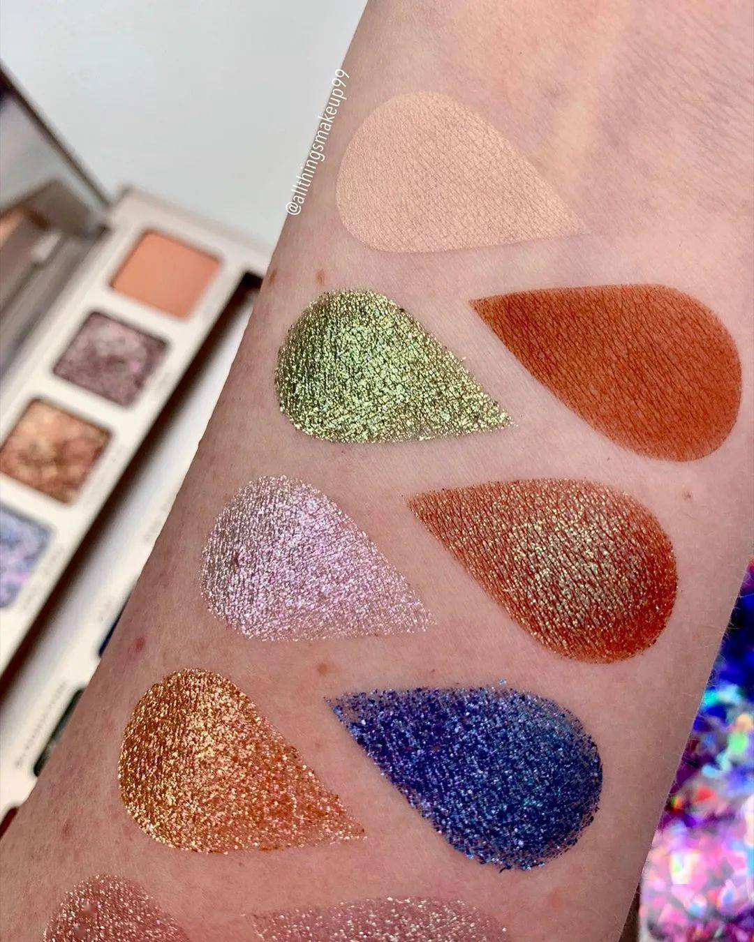 Coast|这几款新眼影盘配色真绝！还实用！我的钱包该怎么办？