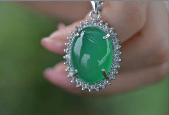 手镯|金星花18000买翡翠手镯被骗！更让人气愤的，是她朋友说的3个字...