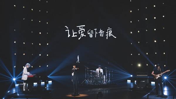 观众|现场丨明日家族四世同堂,哇唧快乐宇宙诚不我欺!