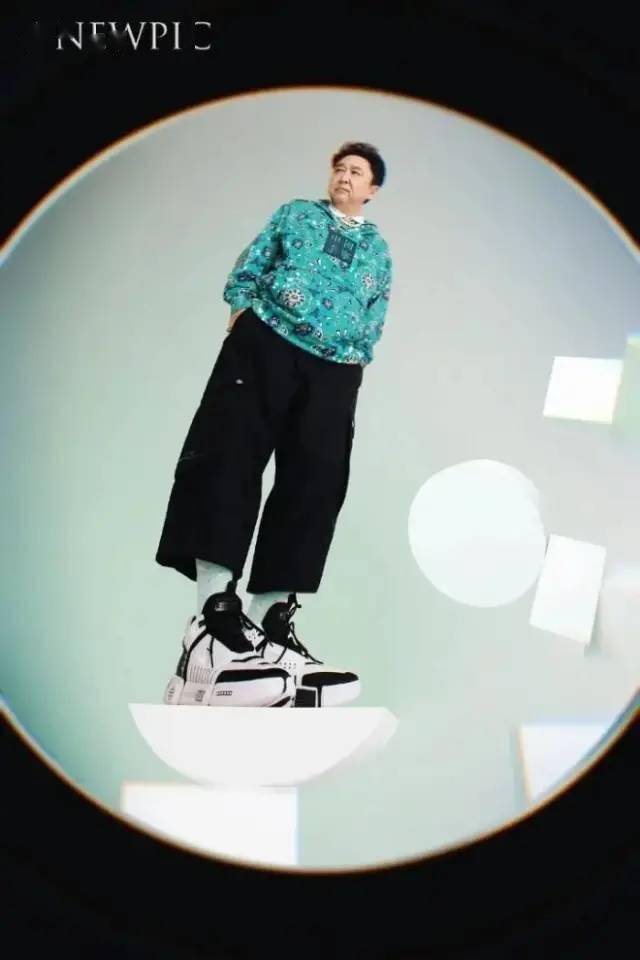 于大爷|行业丨运动品牌李宁为何跨界邀请“相声皇后”于谦代言呢？