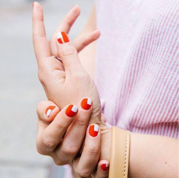 红色|今秋最流行的10款美甲：温柔又高级