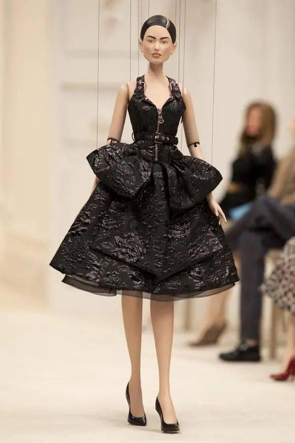 时装周|所以,以后时装周都没人了吗?