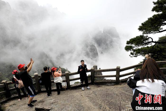 安徽黄山西海大峡谷恢复开放：如画风光引人入胜