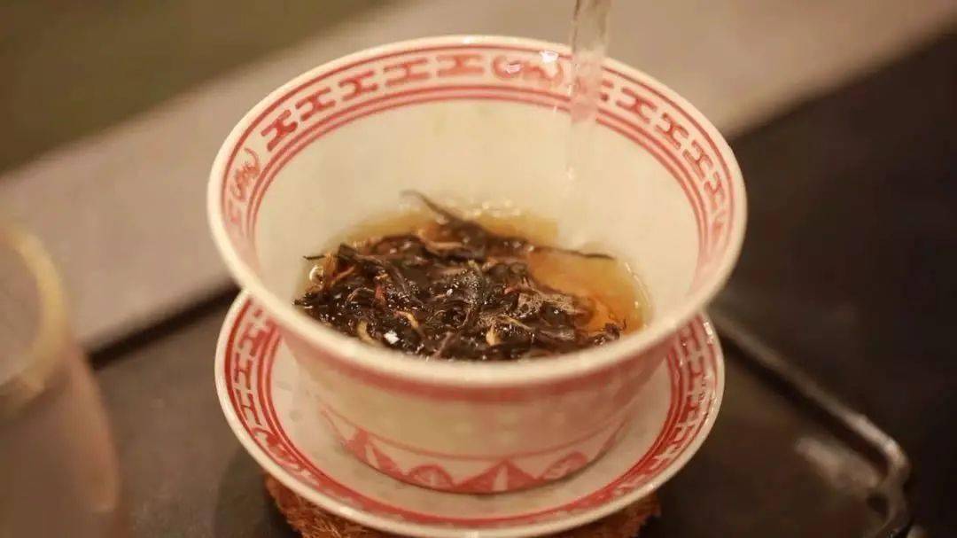 生津止渴的茶叶要多少钱 aafb356a6e7041dfa78bfa2edd3b8a89.jpeg