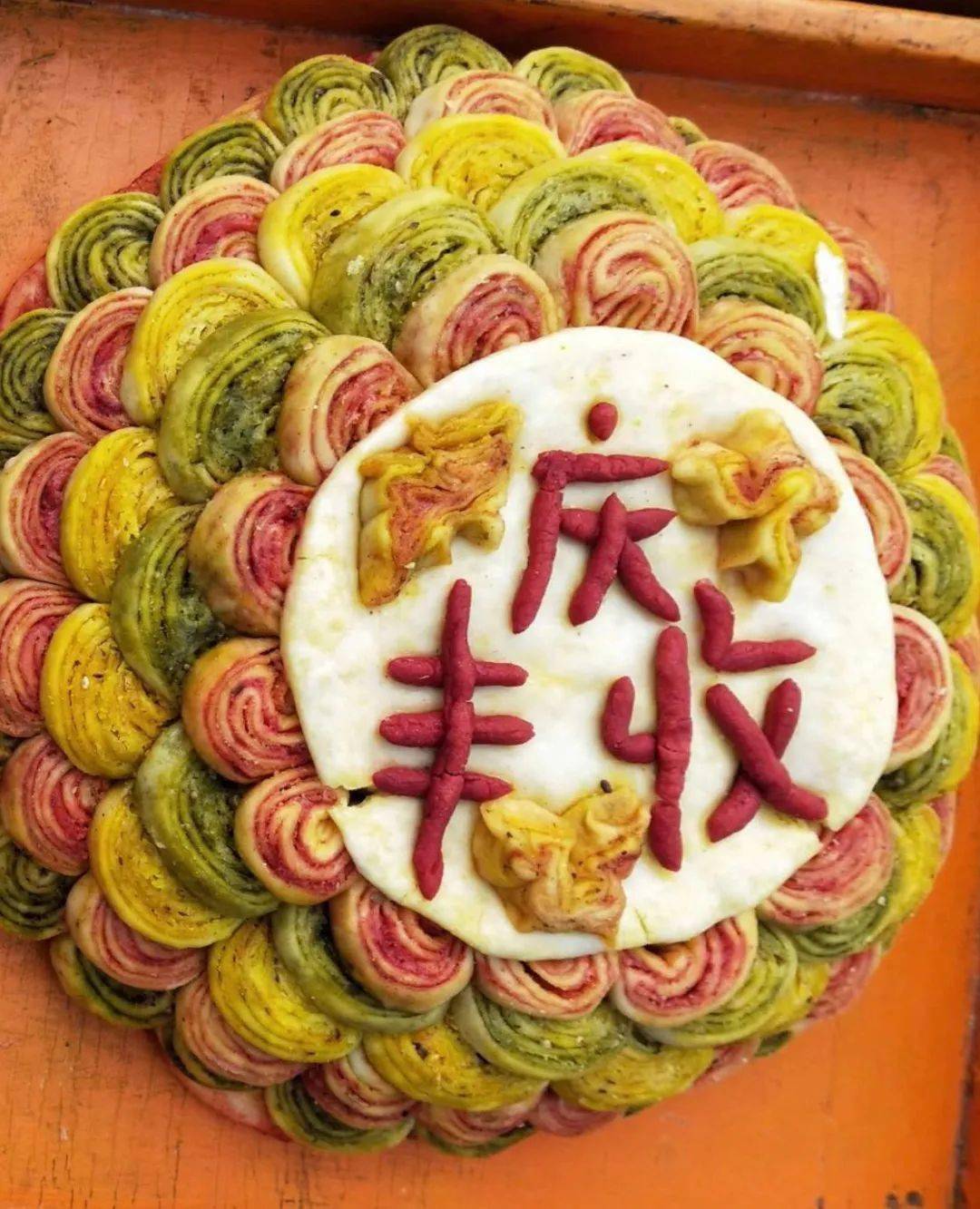 青海大月饼来了!重40多斤,直径近1米.