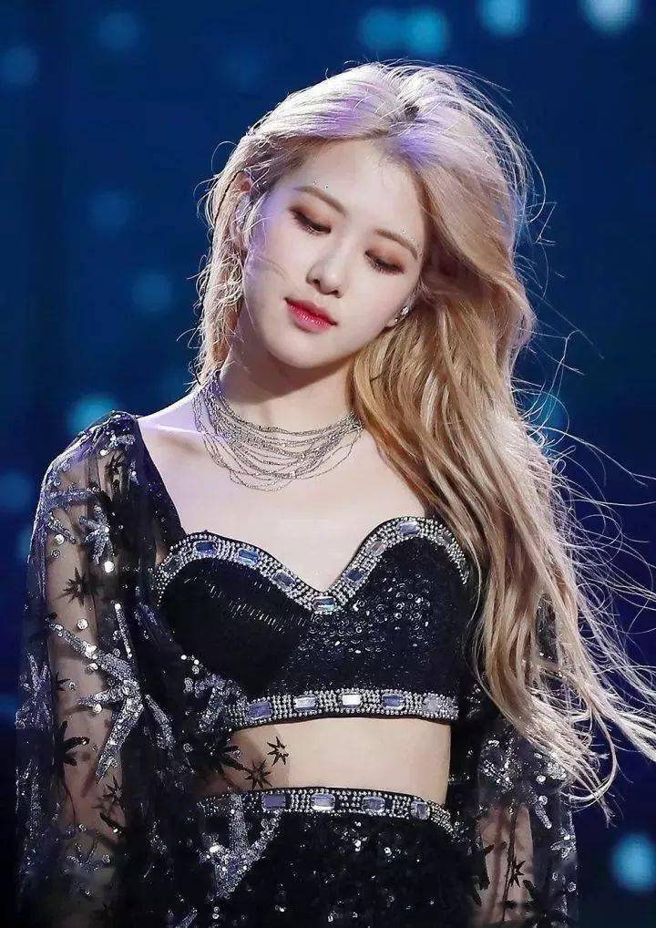 盲目跟风|换发型怕踩雷？拒绝盲目跟风，学会这3个技巧，超显气质还能“一键瘦脸”！