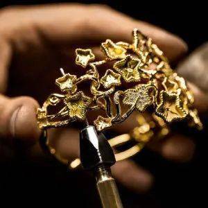 礼盒|大 牌 的 月 饼 长 啥 样 啊 ？