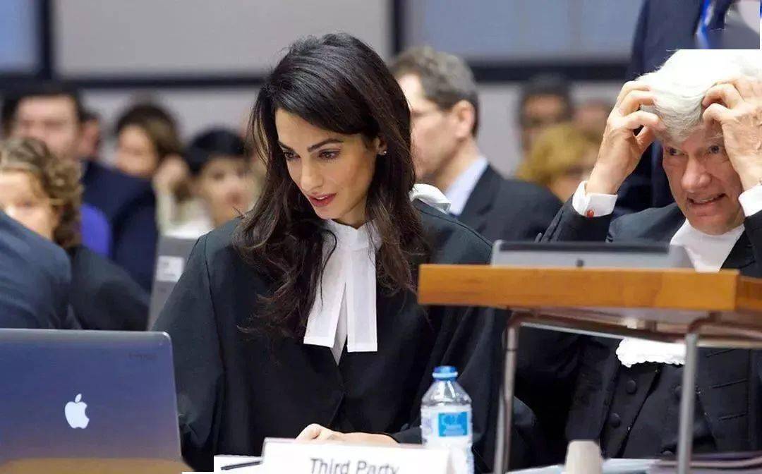 阿玛尔|收服宇宙级男神、站上联合国舞台,女人最高级的美都在她身上……