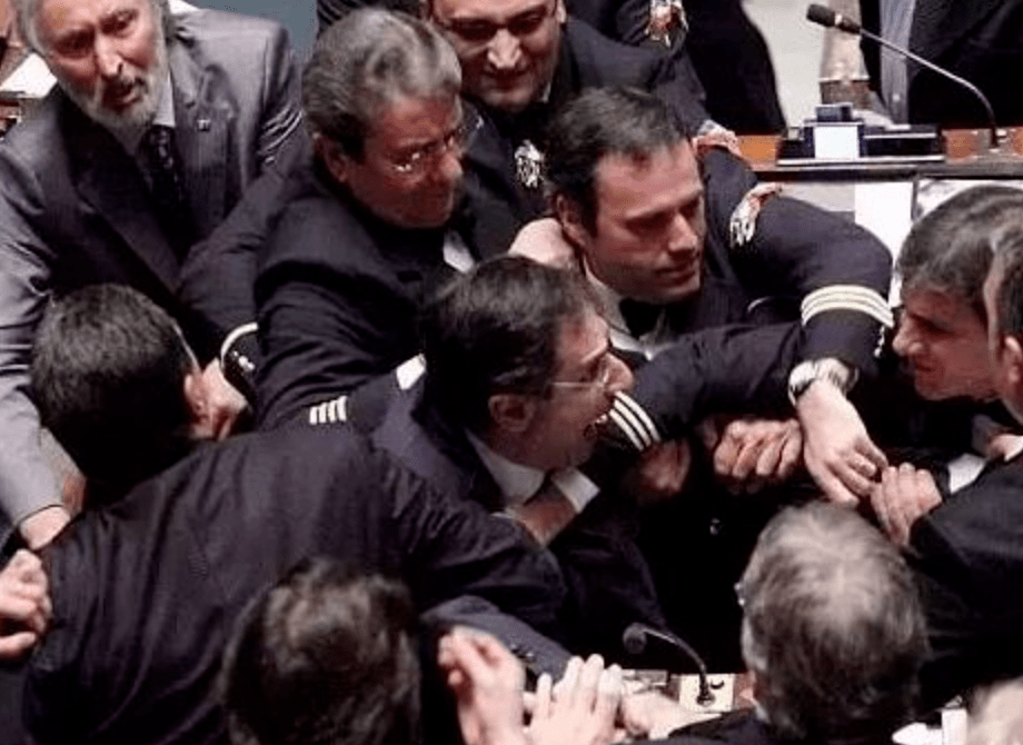 豪门|兄弟内斗！父子夺权！买凶杀夫！Gucci豪门撕逼史，比他家包好看！