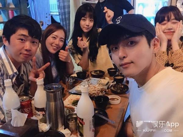 八卦爆料|原创SJ厉旭公布恋情并道歉，女友撞脸宋雨琦，粉丝曾目击两人接吻？