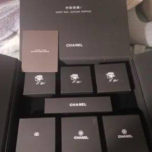 礼盒|大 牌 的 月 饼 长 啥 样 啊 ？