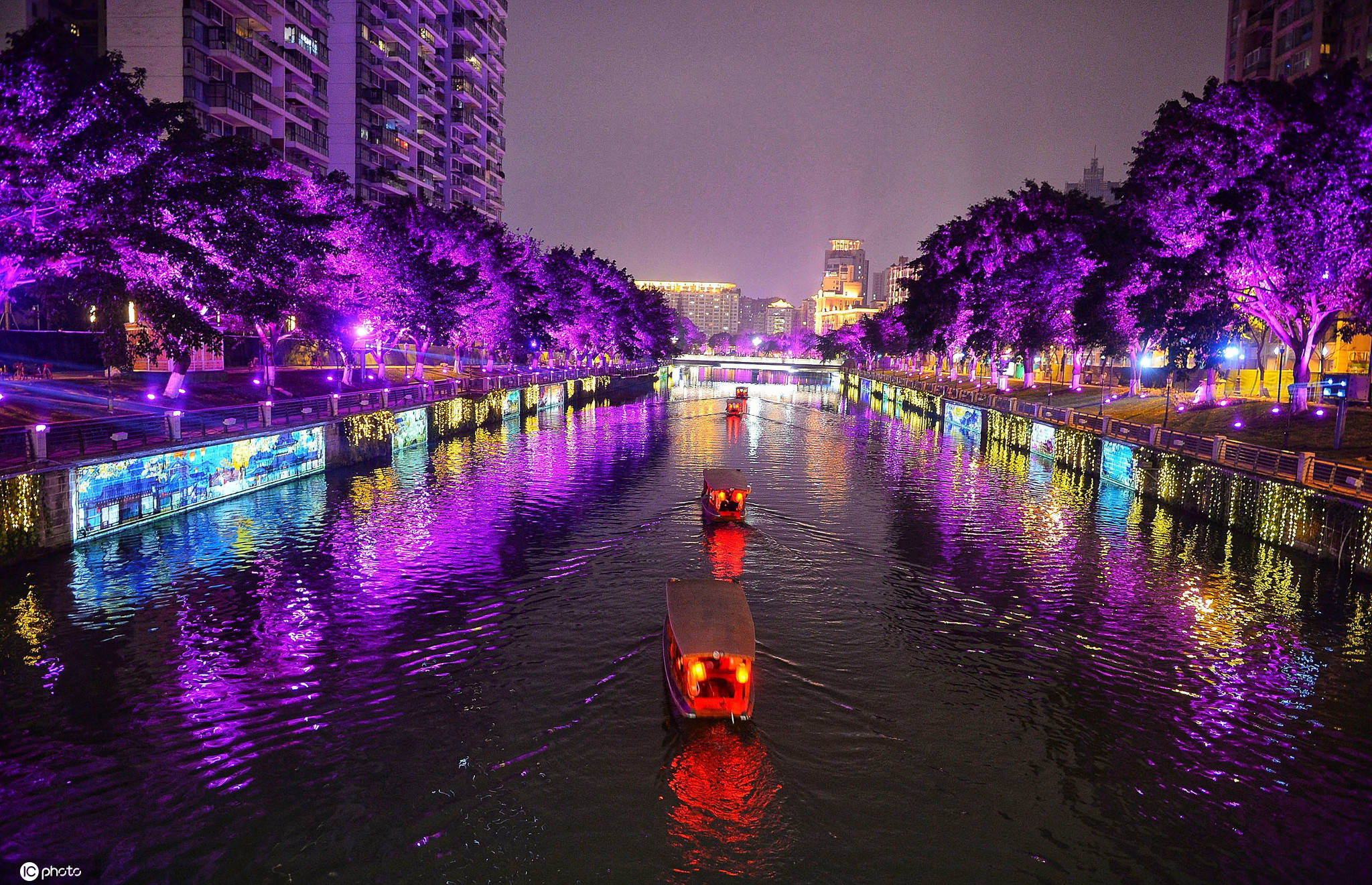 四川成都"夜游锦江"背后的经济学_手机搜狐网