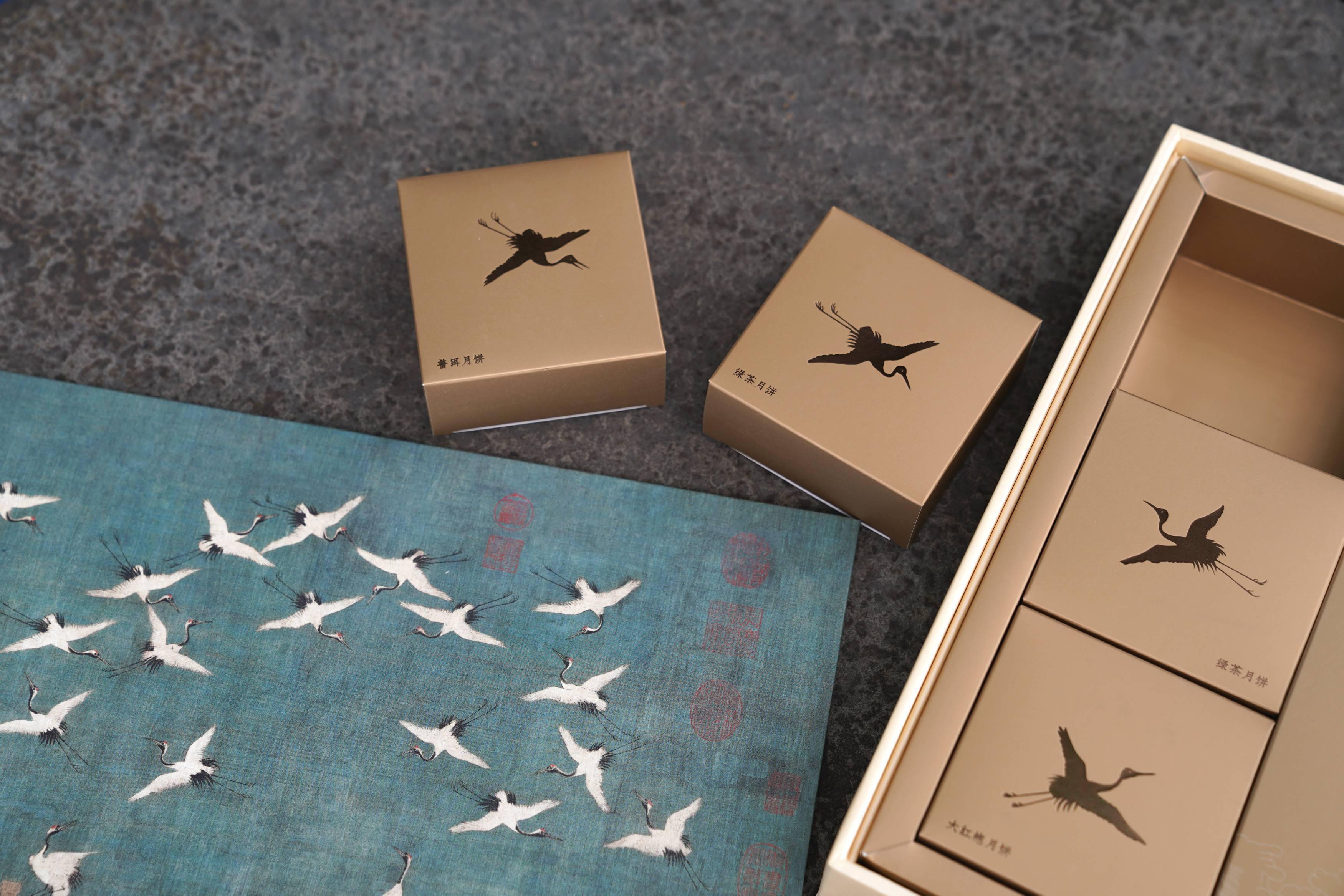 包装袋|开箱 8 盒月饼后,我们发现了品牌包装袋背后的门道