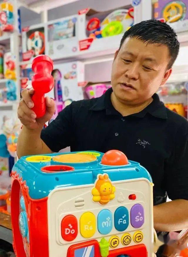 厉害借电商平台逆势发展汕头澄海外贸玩具工厂疫情下订单爆发堪比双11