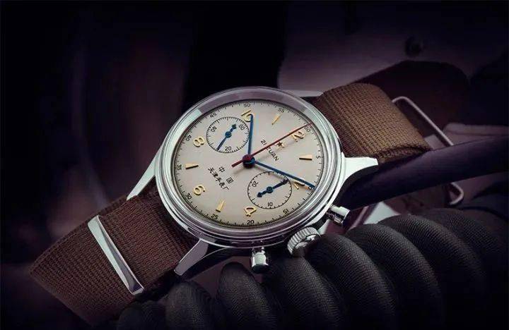 海鸥|做出中国第一块自制手表、空军一线飞行员标配，海鸥表凭什么？