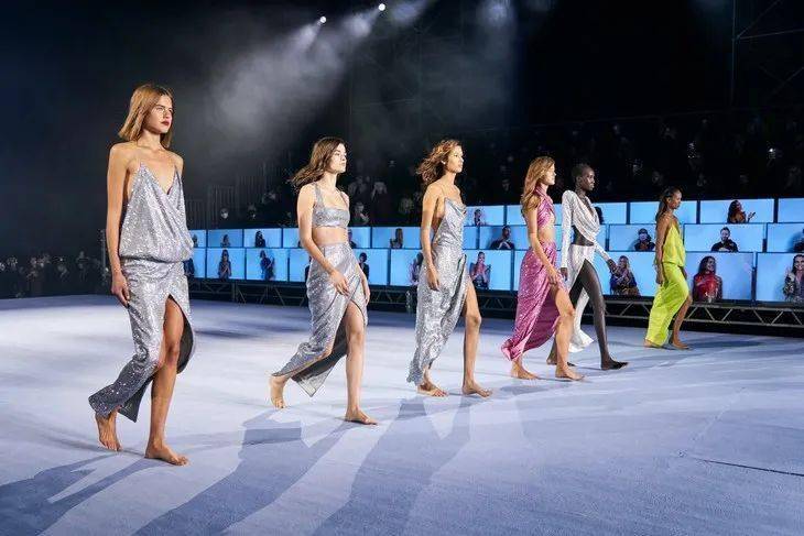 Lye|T型台 | 真·直播看秀，Balmain玩出花了