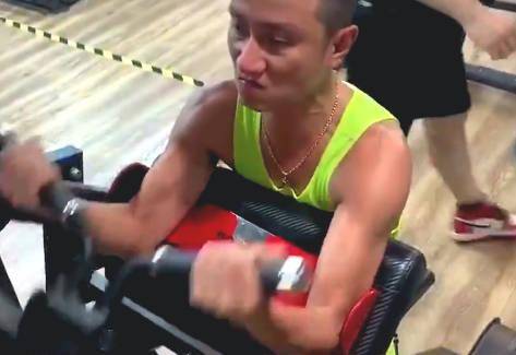 疯狂健身|文章近照状态好，疯狂健身帅出新高度，比当年向南更有型