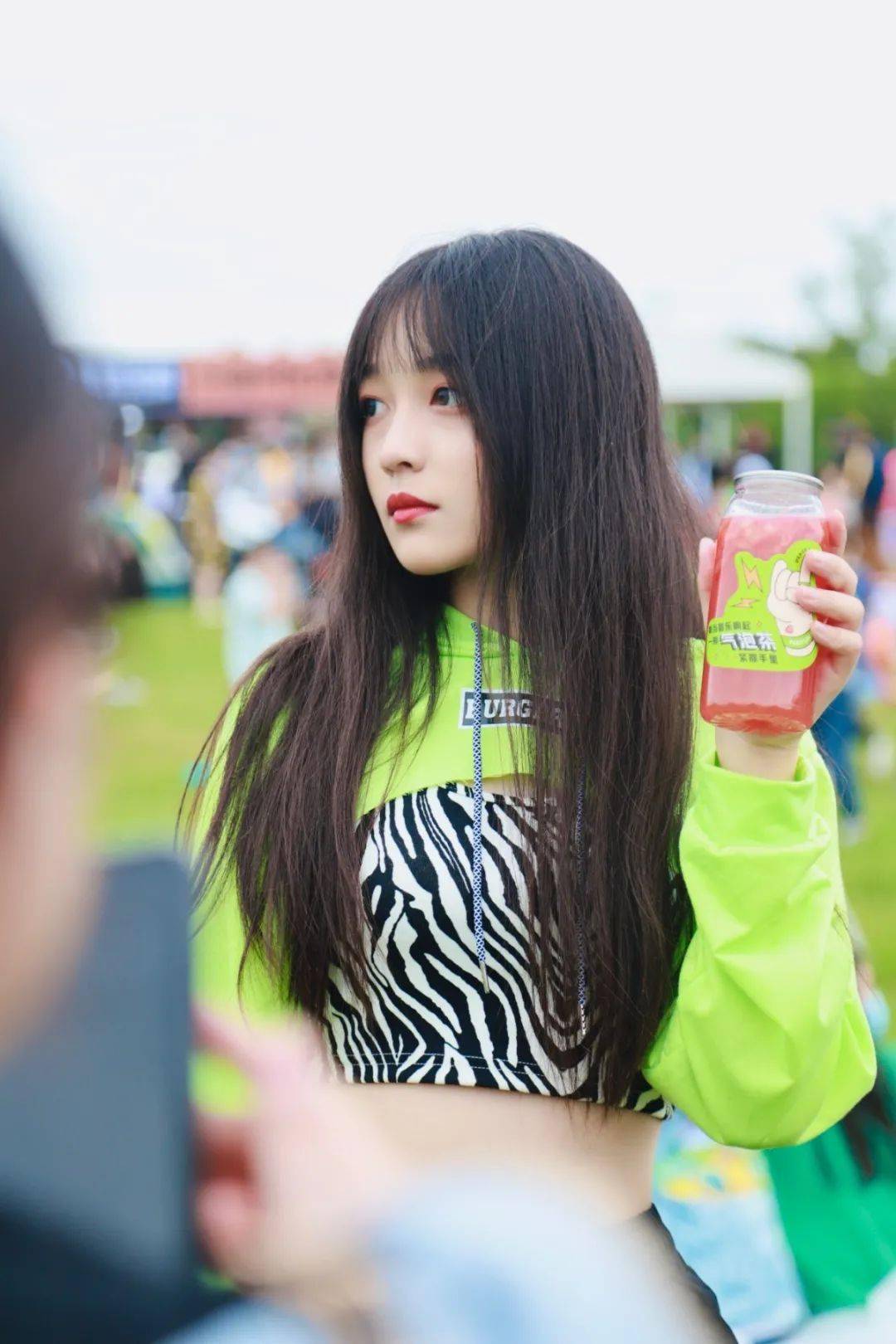 音乐节|就在刚刚！草莓音乐节现场，奈雪又去搞事情了！