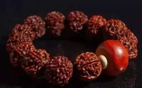 配饰|除了包浆，手串玩成这样才算高手！