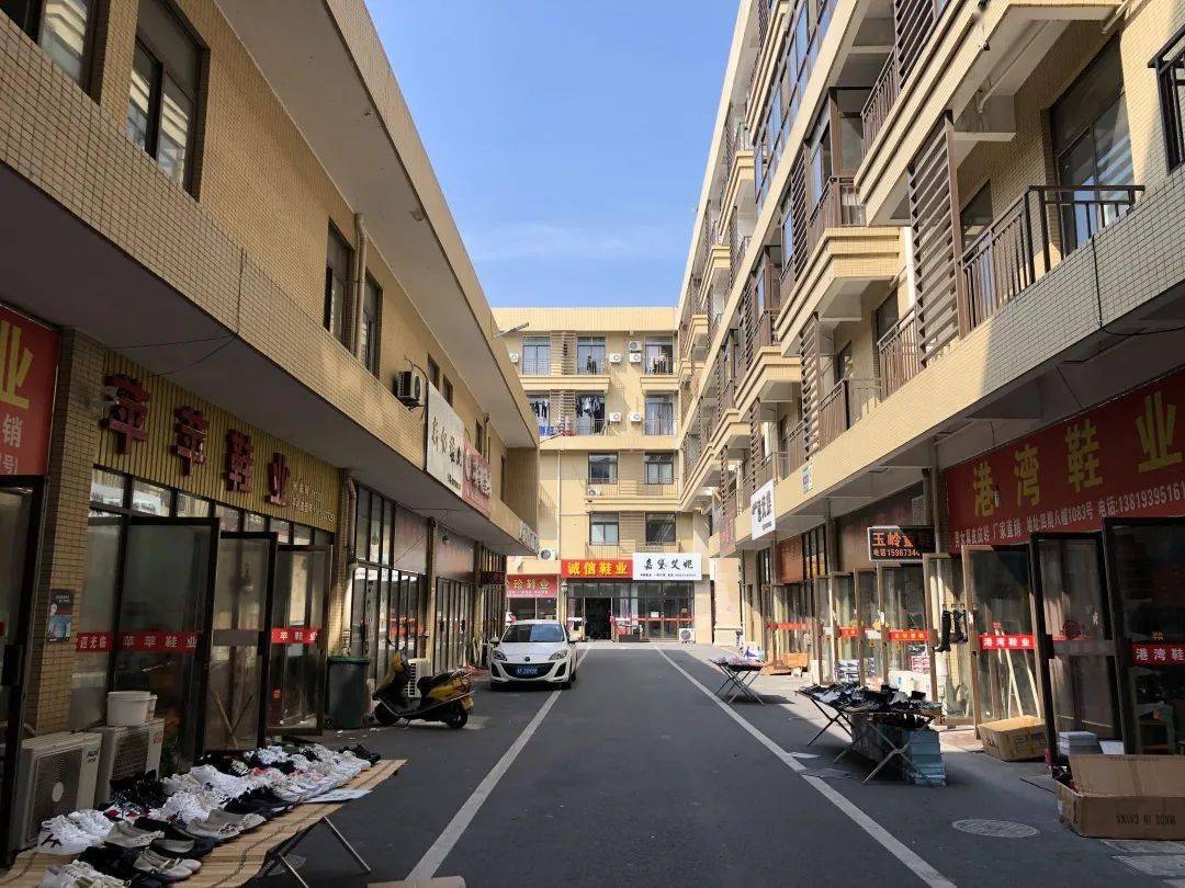 人均380万_100万现金图片