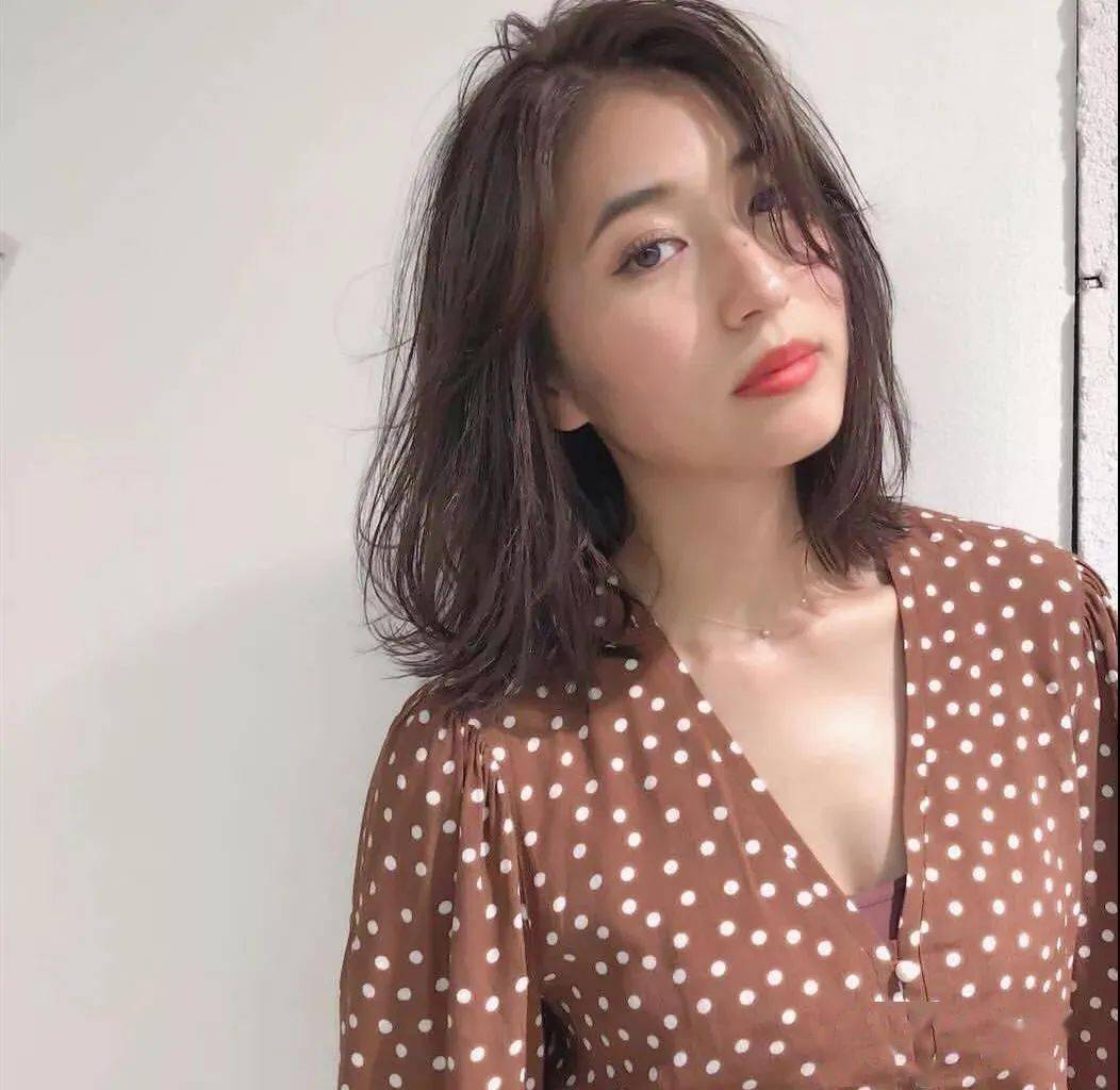 造型|入秋必选的第一款锁骨发造型